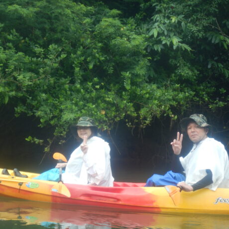 比謝川でカヤック